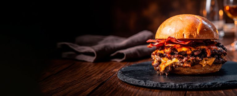 fornitura di carne per smash burger per truck, ristoranti, pub